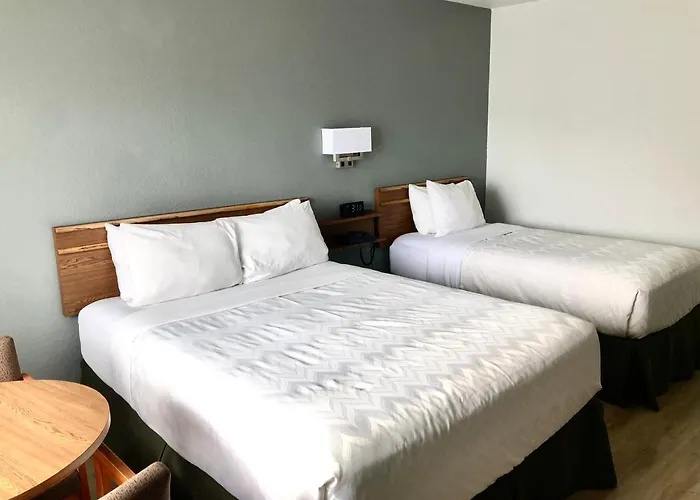 Super 8 By Wyndham Fort Bragg