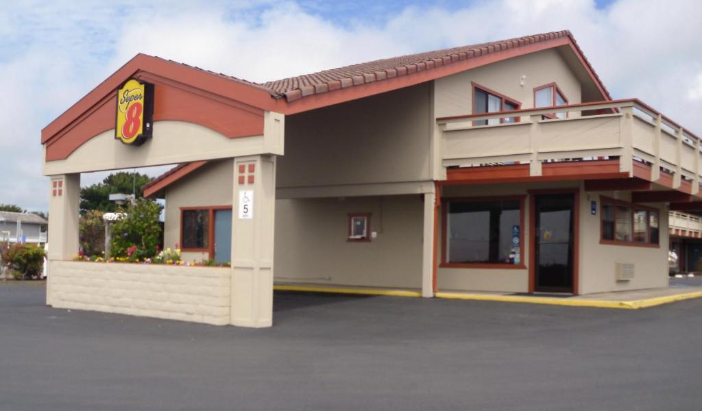 Super 8 By Wyndham Bragg Fort Bragg